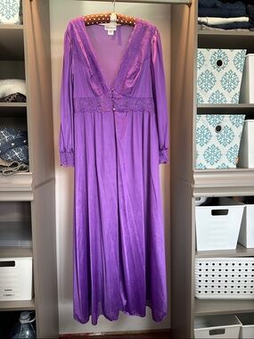 Vintage-Inspired Purple Lace Trim Nightgown or houseboat